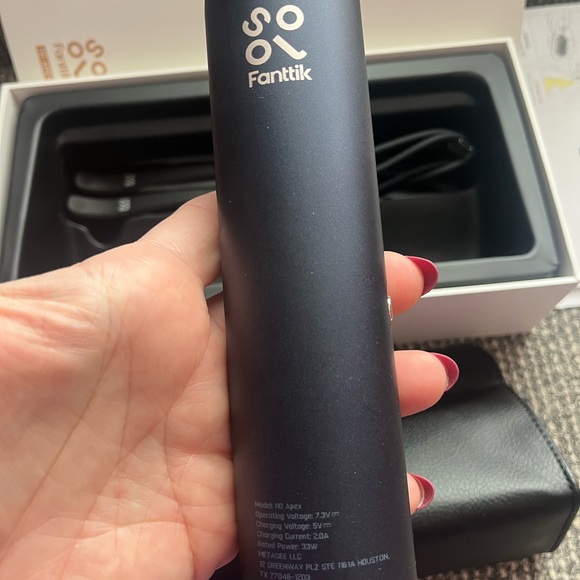 Fanttik solo wireless straightening brush - Picture 3 of 6